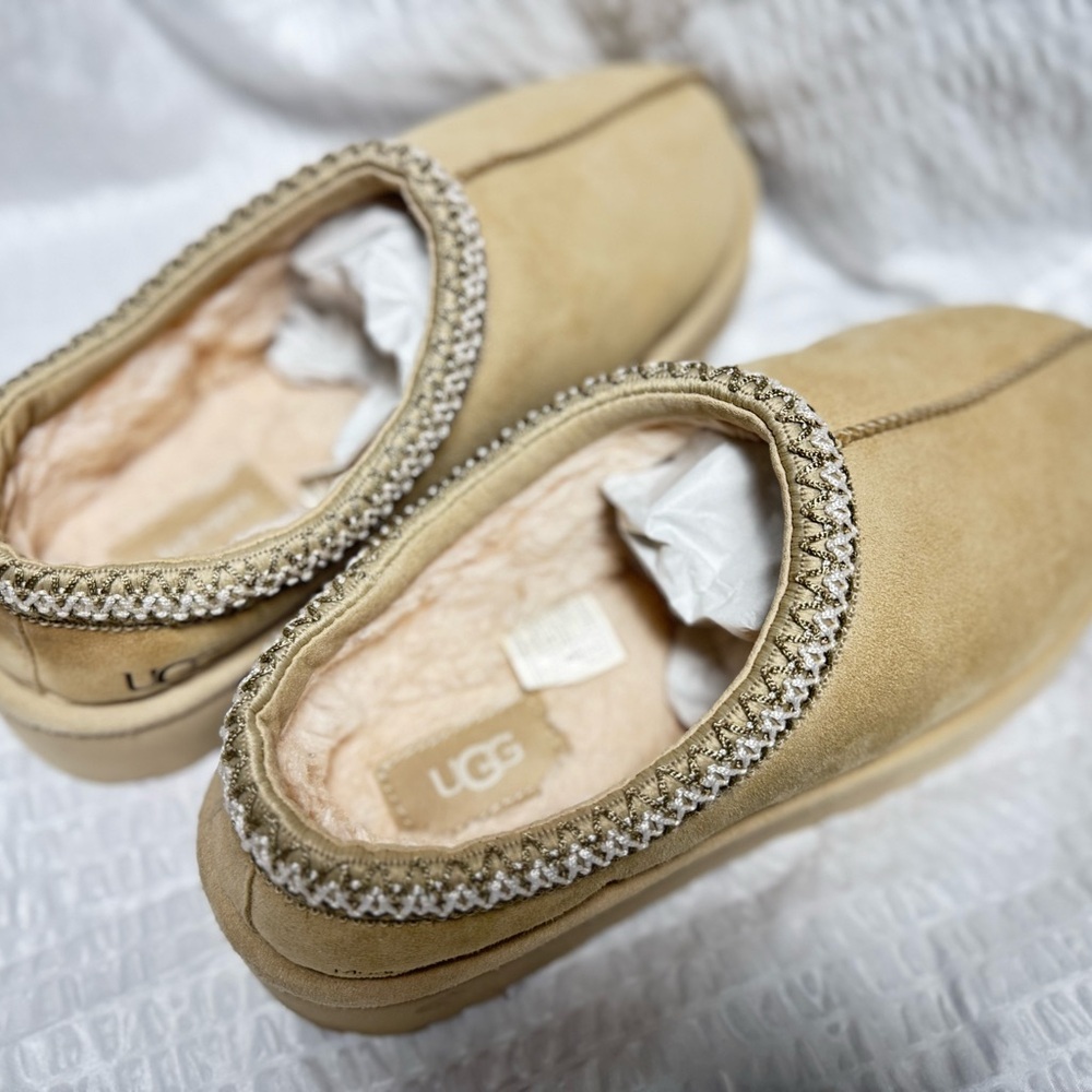 UGG Tan Women's Slippers - Picture 12 of 16